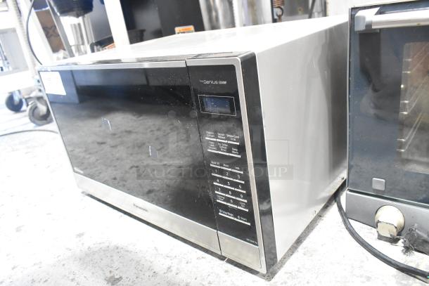 Panasonic Metal Countertop Microwave Oven. Door Does Not Open. 120 Volts, 1 Phase. - Image 3 of 5