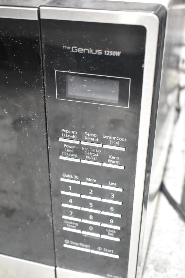 Panasonic Metal Countertop Microwave Oven. Door Does Not Open. 120 Volts, 1 Phase. - Image 4 of 5