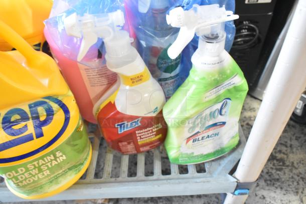 ALL ONE MONEY! Tier Lot of Various Items Including Boardwalk Hand Soap Refill, Paper Towel Dispenser, Lysol Bleach Cleaner. - Image 4 of 6