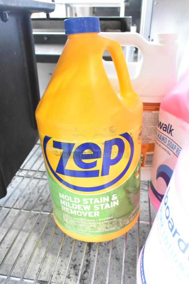 ALL ONE MONEY! Tier Lot of Various Items Including Spray Nine Heavy Duty Degreaser, Boardwalk Hand Soap, Zep Mold Stain Remover, Clorox Disinfectant Cleaner. - Image 4 of 6