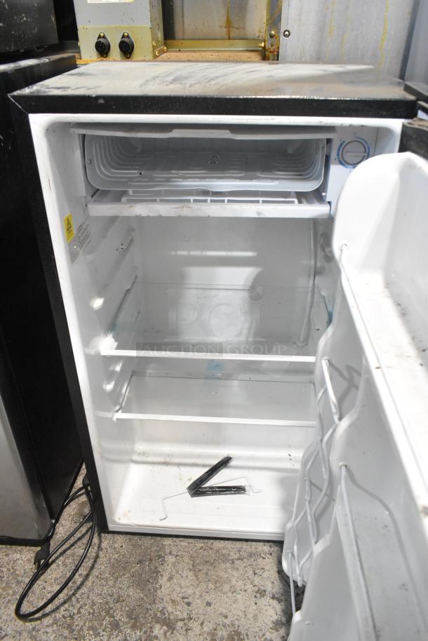 Igloo IRF32BK Mini Cooler. 115 Volts, 1 Phase. - Image 4 of 7