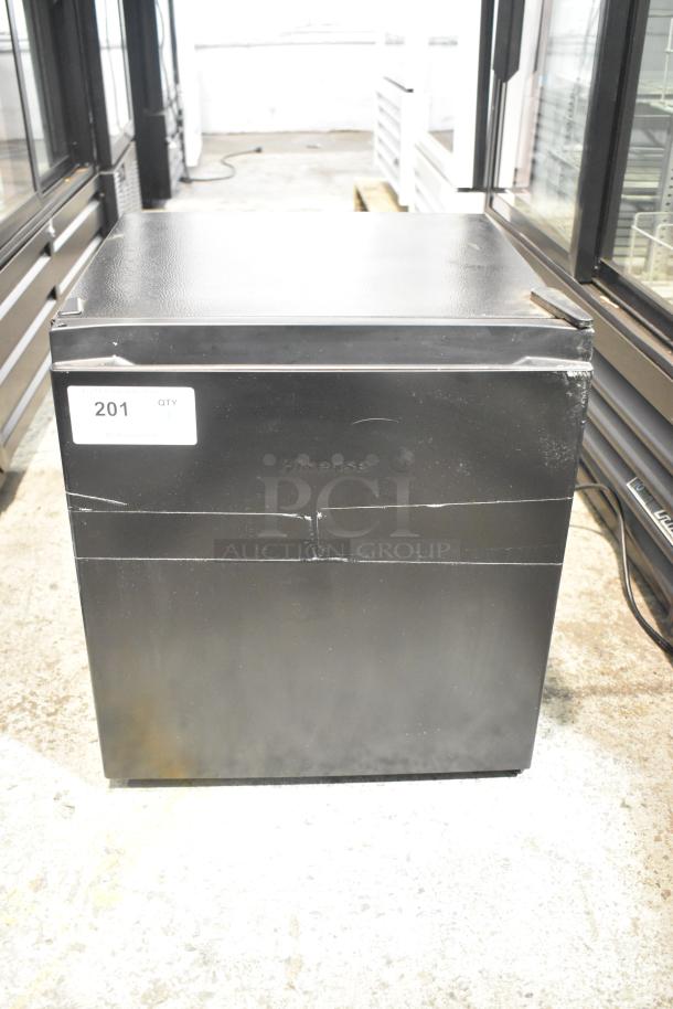2021 Hisense WMS017M6XBE Mini Cooler. 115 Volts, 1 Phase. - Image 1 of 7
