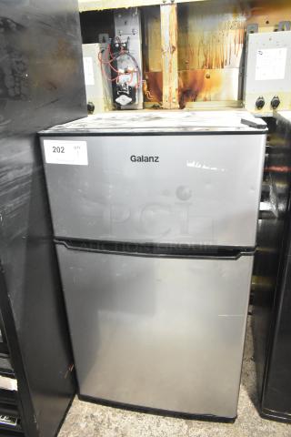 Galanz GLR31TS1E02 Mini Cooler w/ Freezer. 115 Volts, 1 Phase. - Item #1193304
