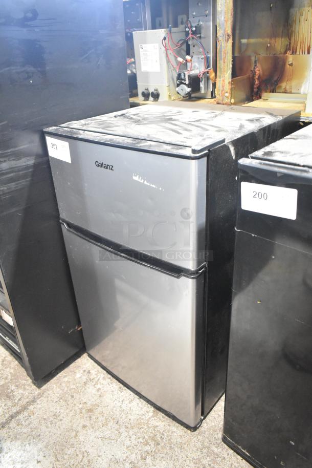 Galanz GLR31TS1E02 Mini Cooler w/ Freezer. 115 Volts, 1 Phase. - Image 2 of 7