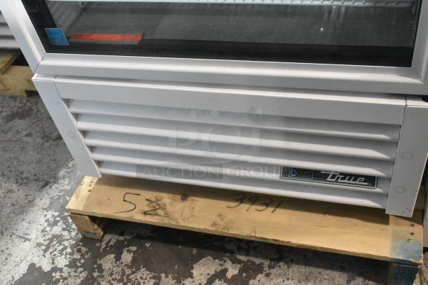 2021 True TSCI-600R-G-PH Metal Commercial Single Door Reach In Cooler Merchandiser w/ Poly Coated Racks. 115 Volts, 1 Phase. - Image 5 of 8