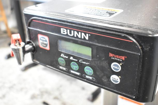 2016 Bunn ITCB-DV Stainless Steel Commercial Iced Tea Machine w/ Hot Water Dispenser. 120 Volts, 1 Phase. - Image 5 of 7