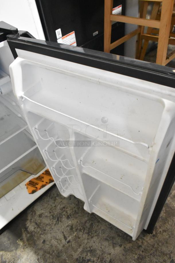 Galanz GL43S5 Mini Cooler. 115 Volts, 1 Phase. - Image 5 of 7