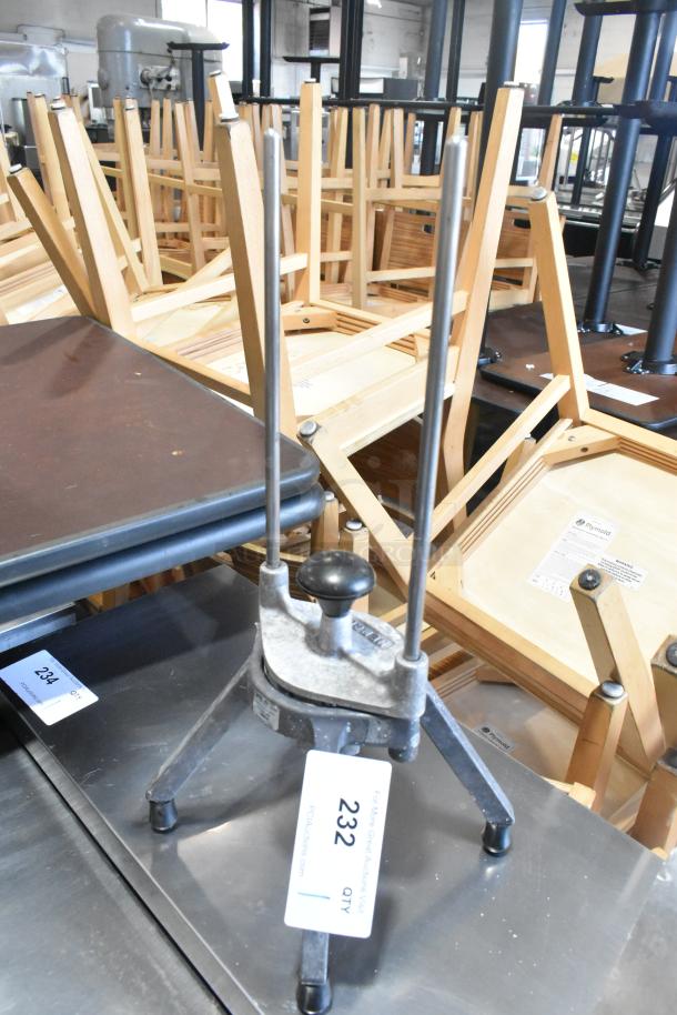 Nemco 55550-8 Metal Countertop Wedger. - Image 3 of 6