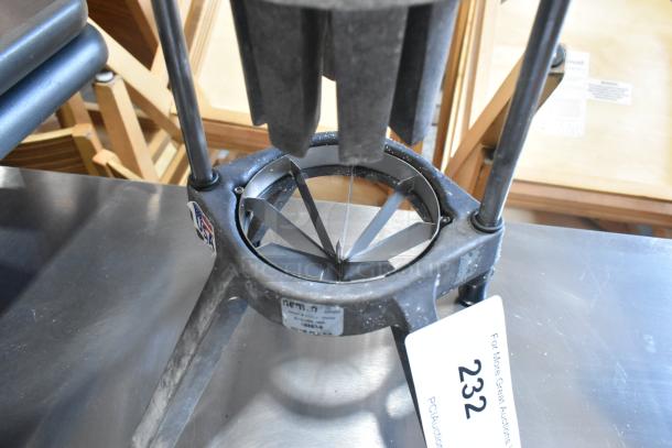 Nemco 55550-8 Metal Countertop Wedger. - Image 4 of 6