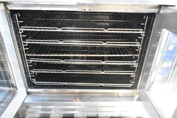 Bakers Pride Cyclone Stainless Steel Commercial Natural Gas Powered Full Size Convection Oven w/ View Through Doors, Metal Oven Racks, Thermostatic Controls. - Image 5 of 7