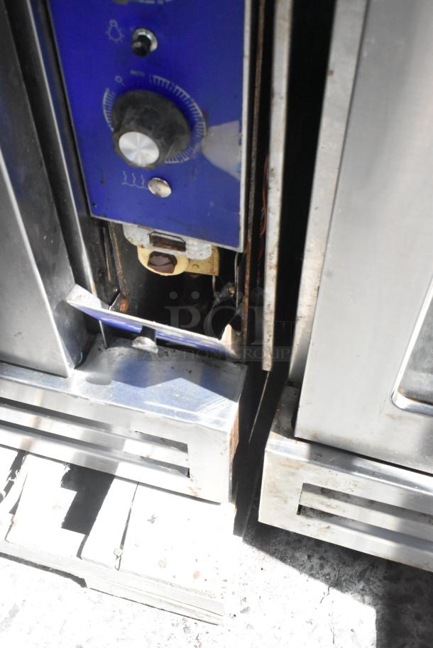 Bakers Pride Cyclone Stainless Steel Commercial Natural Gas Powered Full Size Convection Oven w/ View Through Doors, Metal Oven Racks, Thermostatic Controls. - Image 6 of 7