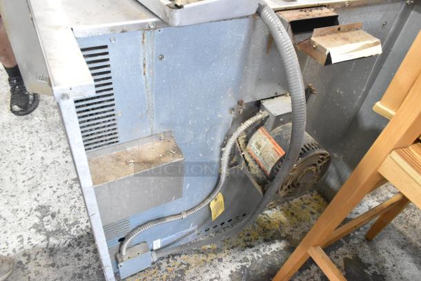 Imperial Stainless Steel Commercial Electric Powered Full Size Convection Oven w/ View Through Door, Solid Door, Metal Oven Racks. - Image 7 of 9