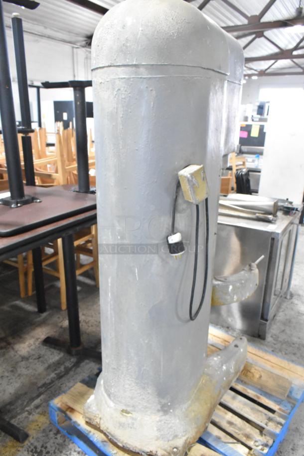 Hobart Metal Commercial Floor Style Planetary Dough Mixer. - Image 4 of 6