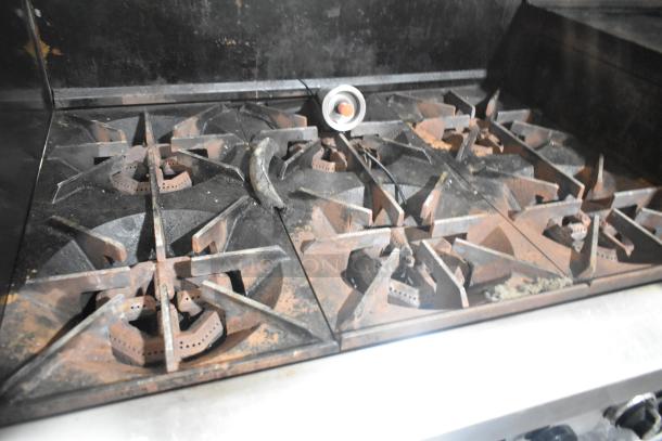 US Range Metal Commercial Natural Gas Powered 6 Burner Range w/ Flat Top Griddle, 2 Ovens, Over Shelf and Back Splash. - Image 3 of 12