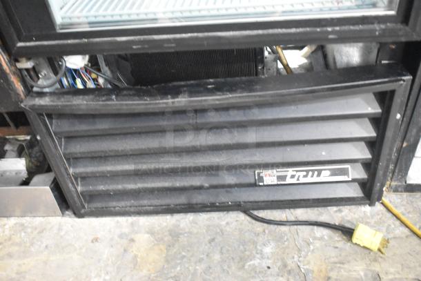 True GDM-23 Metal Commercial Single Door Reach In Cooler Merchandiser w/ Poly Coated Racks. 115 Volts, 1 Phase. - Image 4 of 7