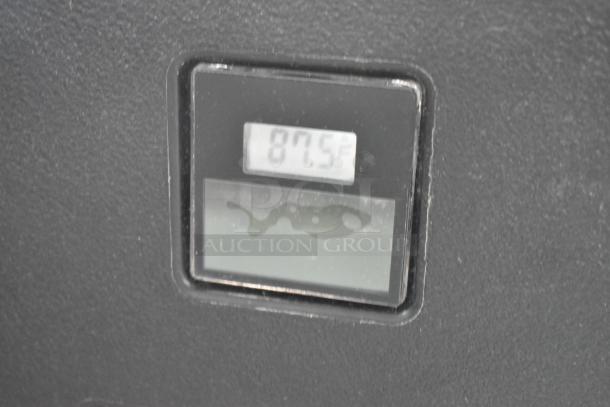 Cambro CAM6000 Gray Poly Heated Holding Catering Case on Commercial Casters. 120 Volts, 1 Phase. - Image 3 of 8