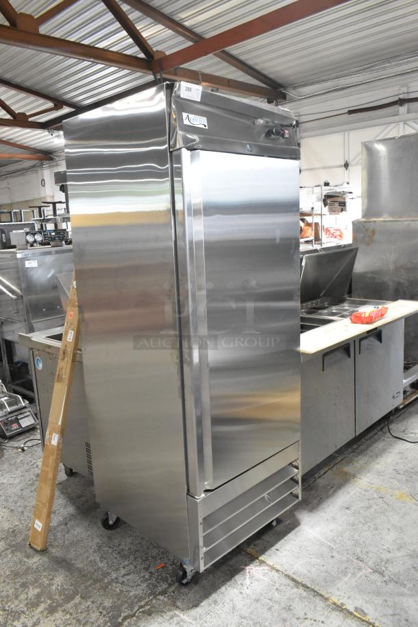 BRAND NEW SCRATCH AND DENT! 2024 Avantco 178SS1RHC Stainless Steel Commercial Single Door Reach In Cooler on Commercial Casters. 115 Volts, 1 Phase. - Image 2 of 8