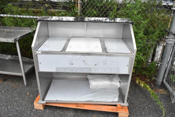 BRAND NEW SCRATCH AND DENT! Regency 600PB48B 48" Basic Stainless Steel Portable Bar with Two Removable Speed Rails and Ice Bin - Image 1 of 6