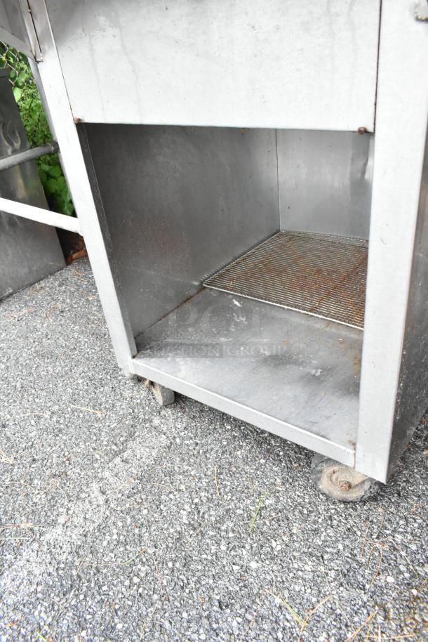 Stainless Steel Ice Bin w/ 2 Tier Over Shelf and Under Shelf on Commercial Casters. - Image 4 of 4