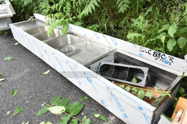 BRAND NEW SCRATCH AND DENT! Advance Tabco SLC-83C-R Three Compartment Stainless Steel Bar Sink and Ice Bin Combo - 96" x 18" (Right Side Ice Bin) - Image 3 of 5
