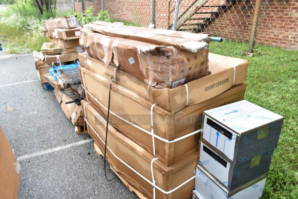 6 BRAND NEW SCRATCH AND DENT! Items Including 600WT30X60BS Regency 30" x 60" 16-Gauge 304 Stainless Steel Commercial Open Base Work Table with 4" Backsplash, Metro 63PK3 Stationary Super Erecta SiteSelect 63" Metroseal 3 Post 46163PK3, 600WCS1560 Regency 60" Stainless Steel Wall Cabinet with Sliding Doors. 6 Times Your Bid! - Image 2 of 7