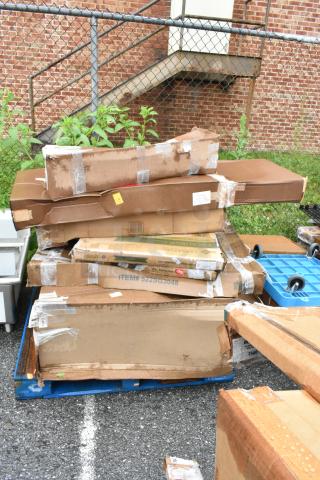8 BRAND NEW SCRATCH AND DENT! Items Including 2 427SM2828VEN Lancaster Table & Seating Excalibur 28