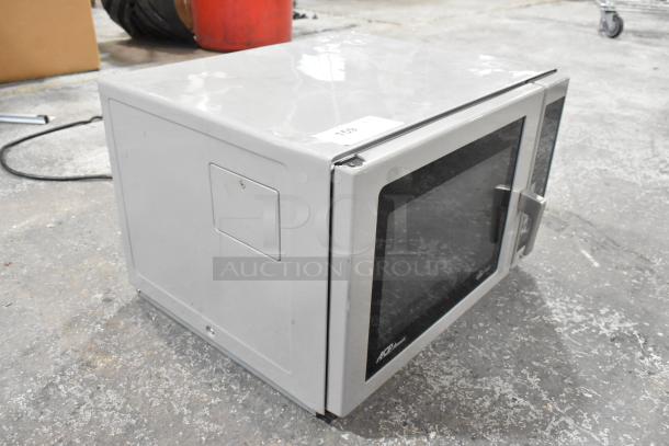 Amana RCS10MPA Metal Countertop Microwave Oven. 120 Volts 1 Phase. - Image 2 of 8
