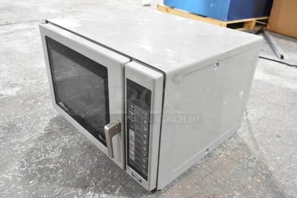 Amana RCS10MPA Metal Countertop Microwave Oven. 120 Volts 1 Phase. - Image 3 of 8