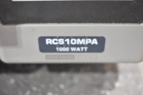 Amana RCS10MPA Metal Countertop Microwave Oven. 120 Volts 1 Phase. - Image 4 of 8