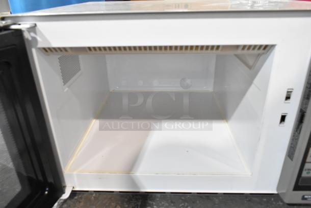 Amana RCS10MPA Metal Countertop Microwave Oven. 120 Volts 1 Phase. - Image 6 of 8
