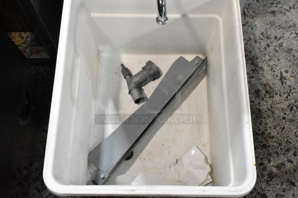 White Poly Single Bay Sink w/ Faucet and Handles. - Image 4 of 5
