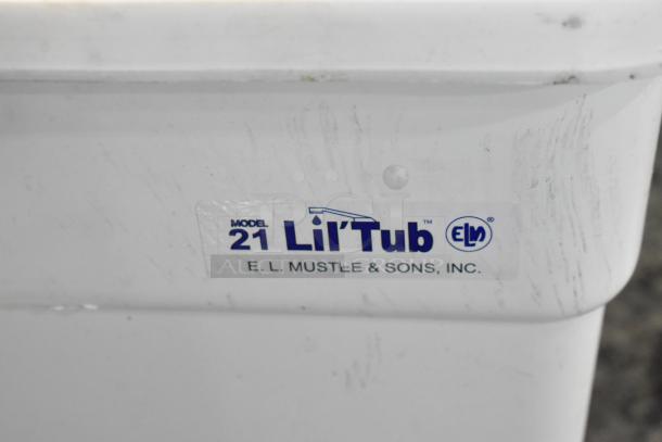 White Poly Single Bay Sink w/ Faucet and Handles. - Image 5 of 5