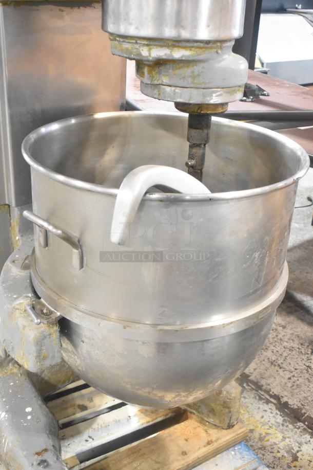 Hobart V1401 Metal Commercial Floor Style 140 Quart Planetary Dough Mixer w/ Mixing Bowl and Dough Hook Attachment. 208/240 Volts, 3 Phase. - Image 9 of 9