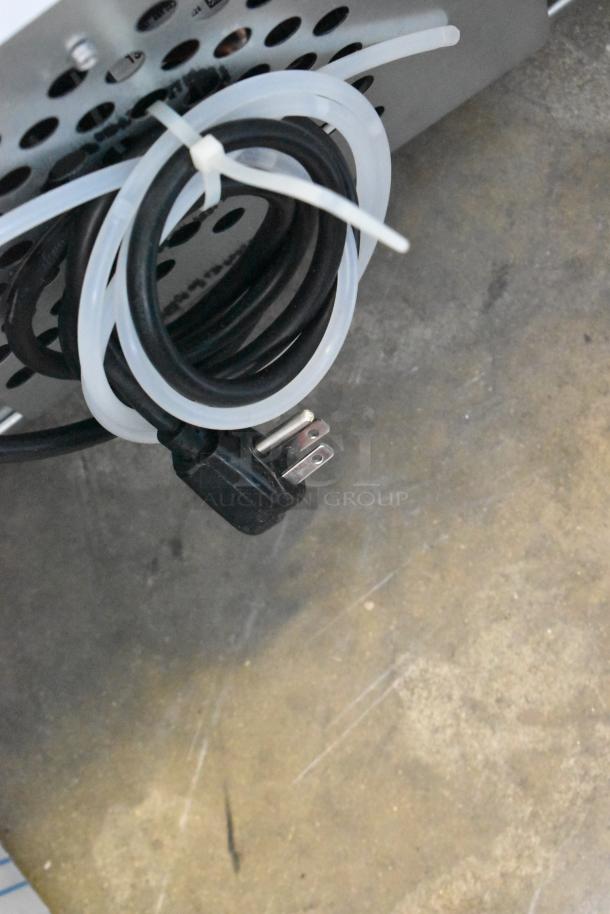 Brand new Scotsman CU0715MA-1A ice machine plug and hoses. 115 volts, 1 phase. Scratch and dent condition.