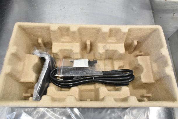 IN ORIGINAL BOX! D-Link Desktop or Rackmount Switch, includes power cable and mounting kit, packaged securely in molded tray.