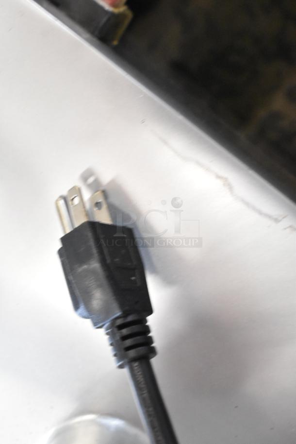 AvaMix 177CFP5D food processor power cord, 120 volts. Metal countertop model, commercial use. Plug in good condition.