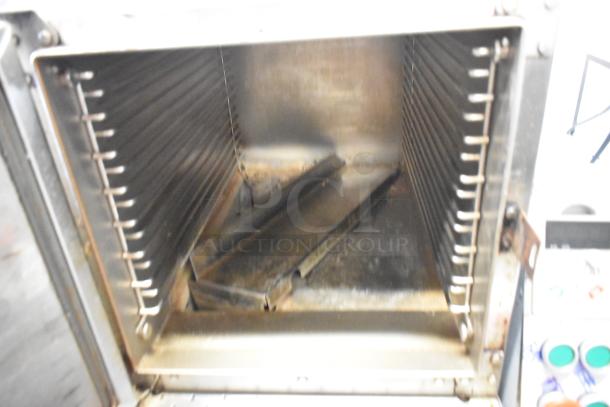 Southbend RS-4E Stainless Steel Commercial Steam Cabinet, single deck, electric powered, 208 volts, interior view.