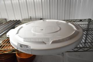 Rubbermaid® FG264560WHT BRUTE 44 Gallon Trash Can Lid, white, brand new with scratch and dent, label indicating auction lot 85.