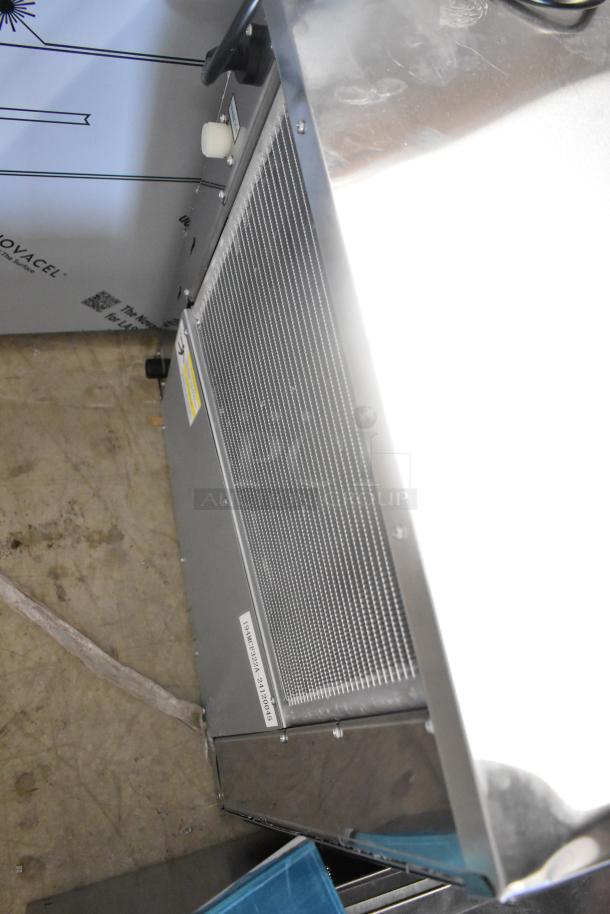 Brand new 2024 Avantco 194MCF322A ice machine, modular full cube, 344 lb capacity, 115 volts, 1 phase, minor scratches.