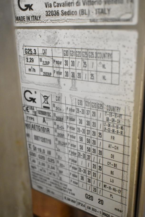 BRAND NEW Blodgett AETG101R stainless steel combi convection oven. Labels show gas category and pressure details. Made in Italy.