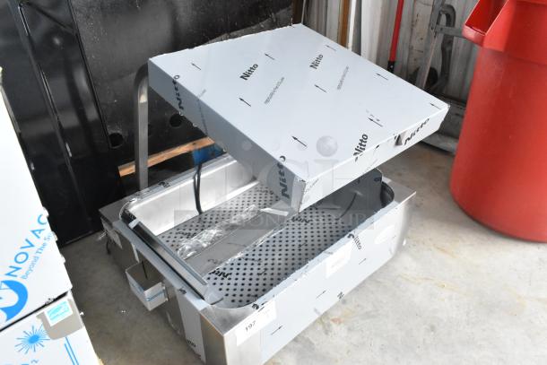 Hatco GRFHS-PT26 Fry Holding Station, brand new, scratch and dent, 29" pass-through, 6" base, 120V, Nitto protective film.