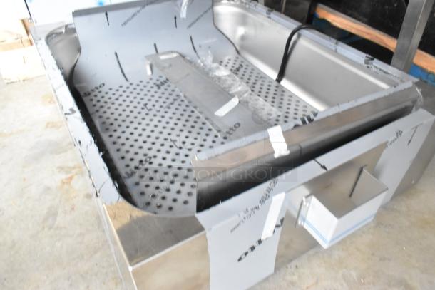 Brand new Hatco GRFHS-PT26 fry holding station, 29" pass-through, 6" base, 120V, 1 phase, minor scratches and dents.