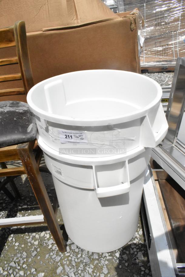Brand new Bakers Mark 176IBRND32W white poly ingredient bin, scratch and dent. Features durable construction and ergonomic handles.