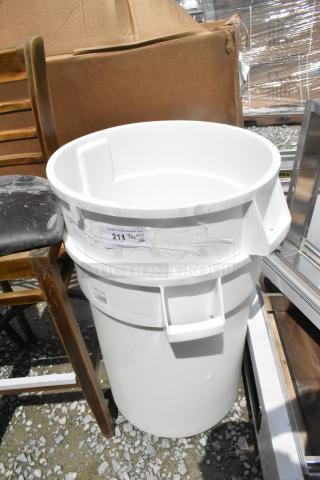 Brand new Bakers Mark 176IBRND32W white poly ingredient bin, scratch and dent. Features durable construction and ergonomic handles.