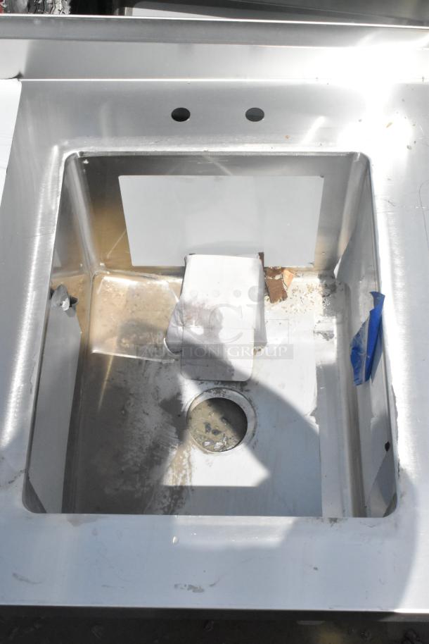 BRAND NEW Regency 600ST3096R stainless steel tabletop with right sink, 30"x96", 16 gauge, no legs, minor scratches and dents.