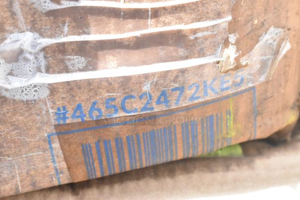 Visible cardboard box with "#465C2472KE5" marking and barcode, indicating Steelton NSF Chrome 5-Shelf Kit package.