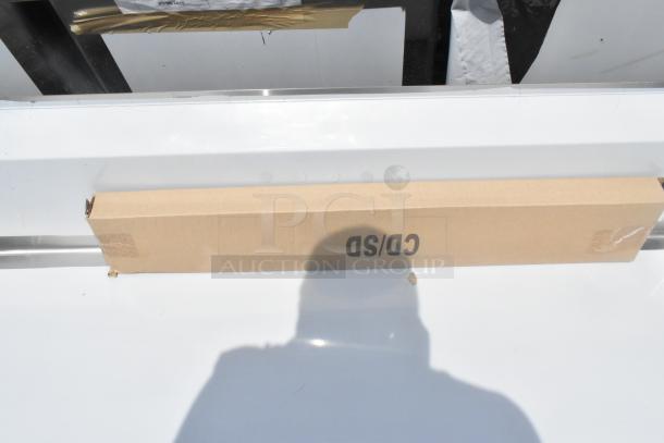 BRAND NEW Regency 600CDT60L 5' clean dish table with left drainboard, 16-gauge steel, scratch and dent condition.