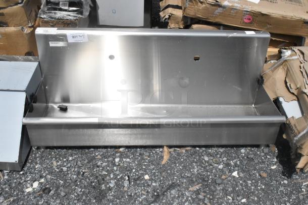 BRAND NEW Regency 600HSMS1848 stainless steel underbar ice bin with sliding lid and bottle holders. Minor dents visible.