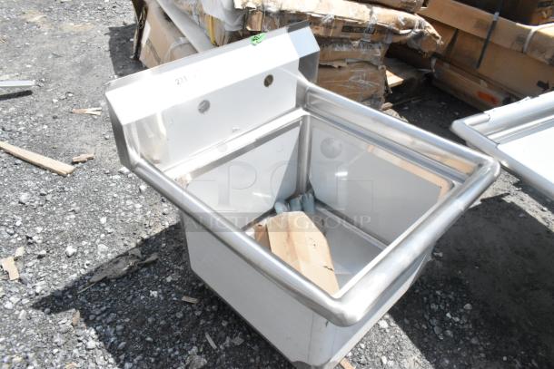 BRAND NEW SCRATCH AND DENT Steelton 522CS11818N commercial stainless steel sink, 18-gauge, 18x18x12" bowl, no drainboard.