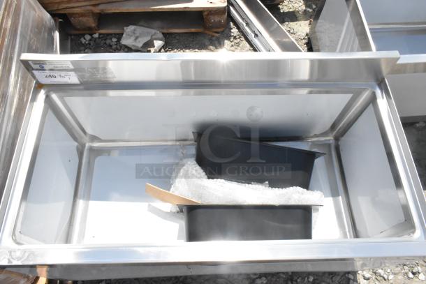 Brand new Steelton 522UIB1836 underbar ice bin, 18"x36", 119 lb capacity, scratch and dent, with bottle holders, no legs.